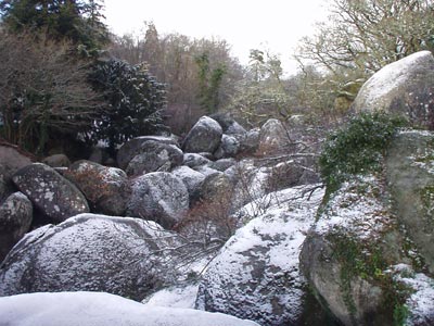 Chaos de rochers sous la neige